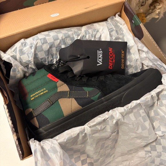 DEFCON Vans Sk8-Hi Notchback Gore-Tex - NWT - Picture 6 of 8